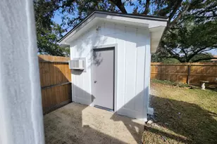 8403 Mullins Dr, Houston, TX 77096 - Photo 37