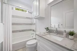 1031 E 7th 1/2 St, Houston, TX 77009 - Photo 23