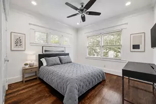 1031 E 7th 1/2 St, Houston, TX 77009 - Photo 21