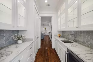 1031 E 7th 1/2 St, Houston, TX 77009 - Photo 9