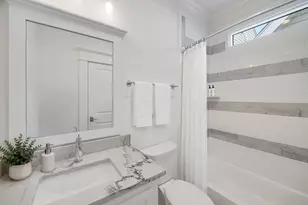 1031 E 7th 1/2 St, Houston, TX 77009 - Photo 29