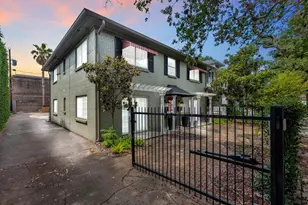 210 Emerson St, Houston, TX 77006 - Photo 9