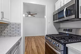 210 Emerson St, Houston, TX 77006 - Photo 3