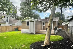 202 Fannin St, Tomball, TX 77375 - Photo 5