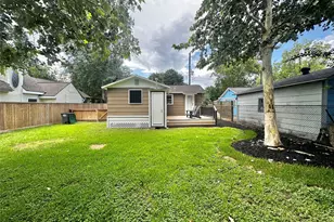 202 Fannin St, Tomball, TX 77375 - Photo 7