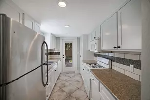 202 Fannin St, Tomball, TX 77375 - Photo 17