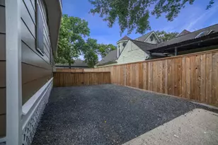 202 Fannin St, Tomball, TX 77375 - Photo 31