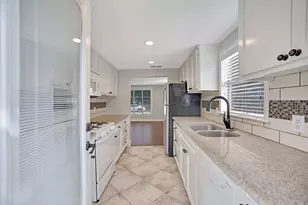 202 Fannin St, Tomball, TX 77375 - Photo 19
