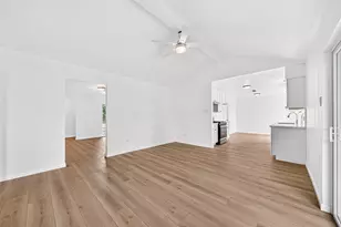 10906 Triola Ln, Houston, TX 77072 - Photo 9