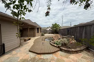 2222 W Lonesome Dove Dr, Deer Park, TX 77536 - Photo 9