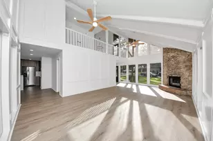 13946 Dolphin Dr, Willis, TX 77318 - Photo 7