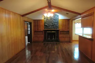 9213 Hammerly Blvd, Houston, TX 77080 - Photo 3