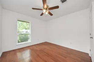 10327 Sageburrow Dr, Houston, TX 77089 - Photo 17