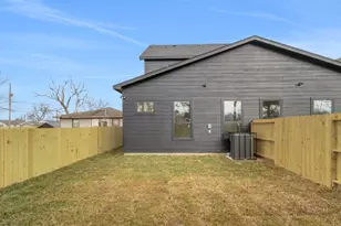 7956 Bonaire St, Houston, TX 77028 - Photo 3