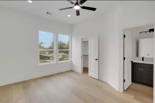7956 Bonaire St, Houston, TX 77028 - Photo 13