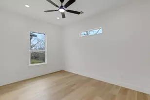 7956 Bonaire St, Houston, TX 77028 - Photo 11