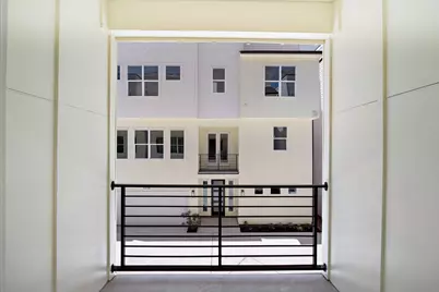 1015 W 24th Street #B, Houston, TX 77008 - Photo 11