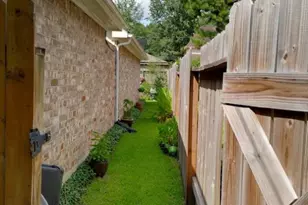 18719 Candle Park Dr, Spring, TX 77388 - Photo 3