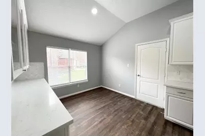 10005 W Chestnut Creek Way W, Pearland, TX 77584 - Photo 11