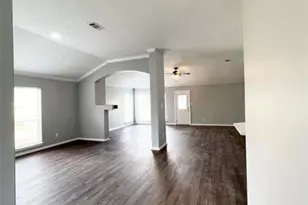 10005 W Chestnut Creek Way W, Pearland, TX 77584 - Photo 3