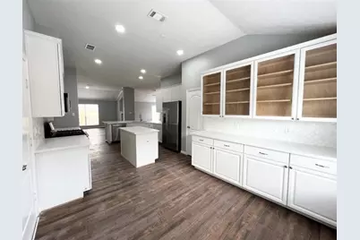 10005 W Chestnut Creek Way W, Pearland, TX 77584 - Photo 9