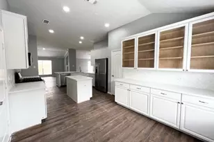 10005 W Chestnut Creek Way W, Pearland, TX 77584 - Photo 9