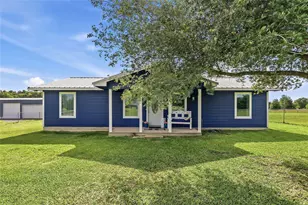 6366 Apple Ln, Madisonville, TX 77864 - Photo 1