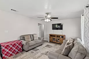 6366 Apple Ln, Madisonville, TX 77864 - Photo 7