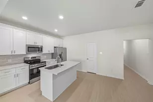 716 W Dallas St, Conroe, TX 77301 - Photo 9