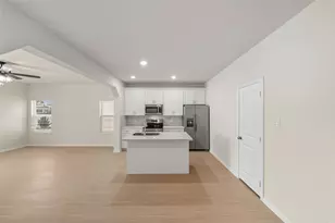 716 W Dallas St, Conroe, TX 77301 - Photo 11