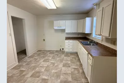 500 W Third Street, Brenham, TX 77833 - Photo 9