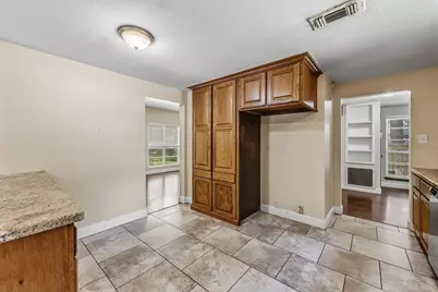 401 Woodmont, Huntsville, TX 77340 - Photo 17