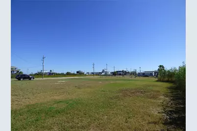 1105 Van Sant, Gilchrist, TX 77617 - Photo 7