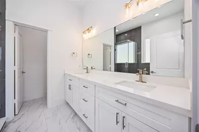 1941 Knoll Square Drive, Houston, TX 77080 - Photo 15