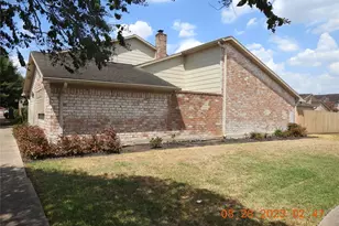 22 Chapparal Ct, Missouri City, TX 77459 - Photo 3