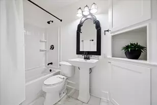 1749 Woodcrest Dr, Houston, TX 77018 - Photo 13