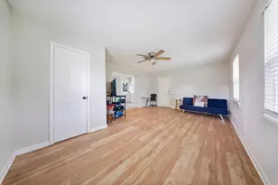 9215 Linda Vista Rd, Houston, TX 77078 - Photo 11