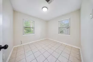 9215 Linda Vista Rd, Houston, TX 77078 - Photo 17