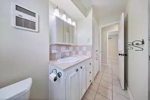 9215 Linda Vista Rd, Houston, TX 77078 - Photo 13