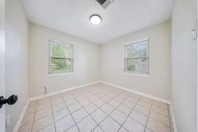 9215 Linda Vista Rd, Houston, TX 77078 - Photo 17