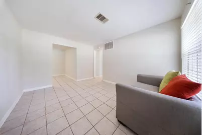 9215 Linda Vista Rd, Houston, TX 77078 - Photo 5