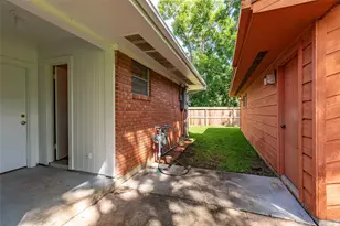 122 Blossom St, Lake Jackson, TX 77566 - Photo 3