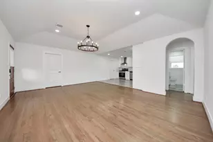 4218 T C Jester Blvd, Houston, TX 77018 - Photo 15