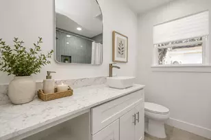 4218 T C Jester Blvd, Houston, TX 77018 - Photo 17