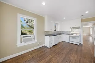 305 E Hilburn St, Bellville, TX 77418 - Photo 13