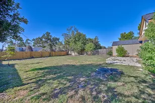 305 E Hilburn St, Bellville, TX 77418 - Photo 35
