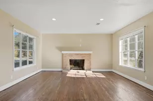 305 E Hilburn St, Bellville, TX 77418 - Photo 5