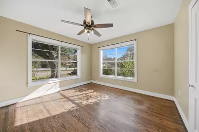 305 E Hilburn Street, Bellville, TX 77418 - Photo 17