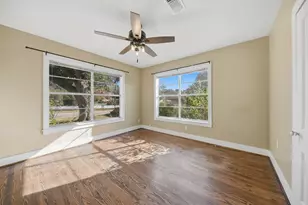 305 E Hilburn St, Bellville, TX 77418 - Photo 17