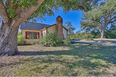 305 E Hilburn Street, Bellville, TX 77418 - Photo 1